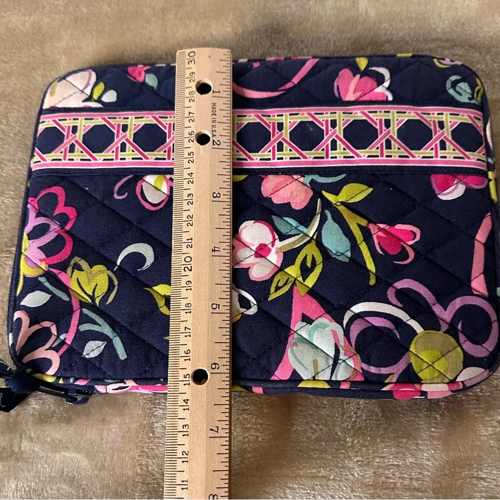 Vera Bradley Quilted Tablet Zippered Case Navy Floral W/Card Slot EUC